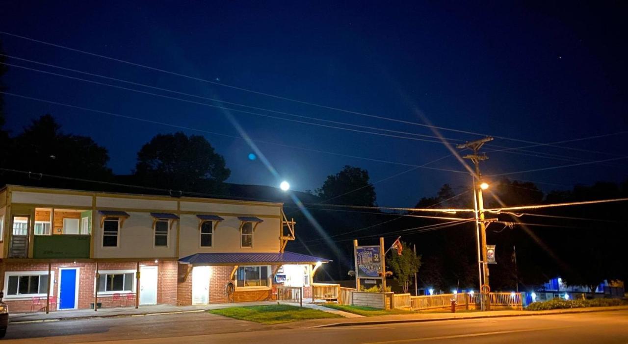 32 Motel 2*