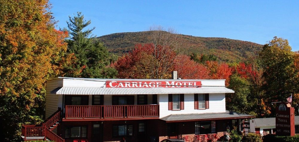Motel 32 North Woodstock